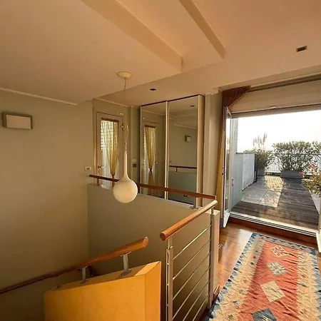 The Mirror Apartment *