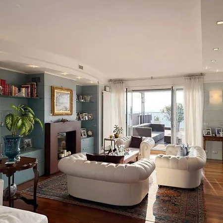 The Mirror Apartment